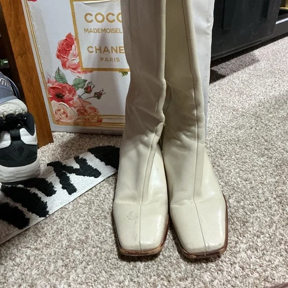 ALOHAS Cream Heeled Boots - Picture 3 of 10